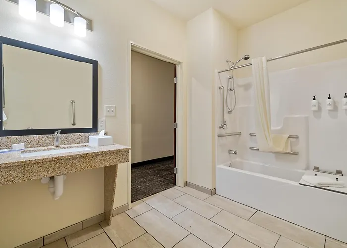 Cobblestone Hotel&suites - Hotel 3*