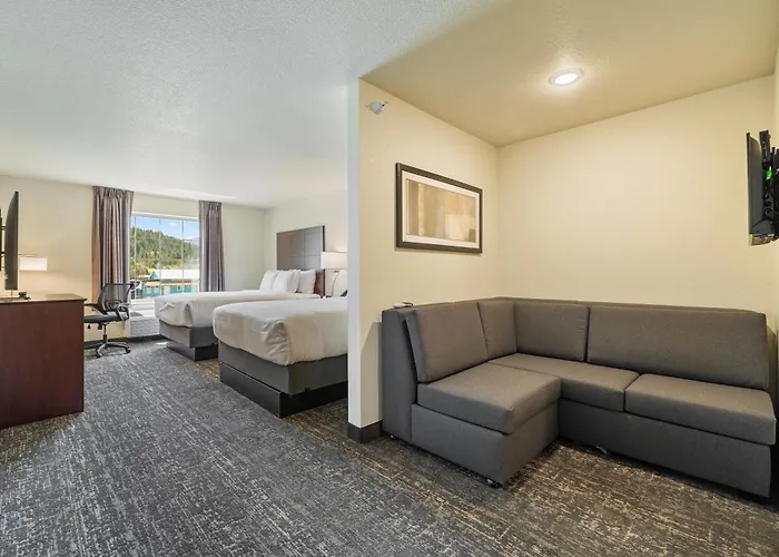 Cobblestone Hotel&suites -